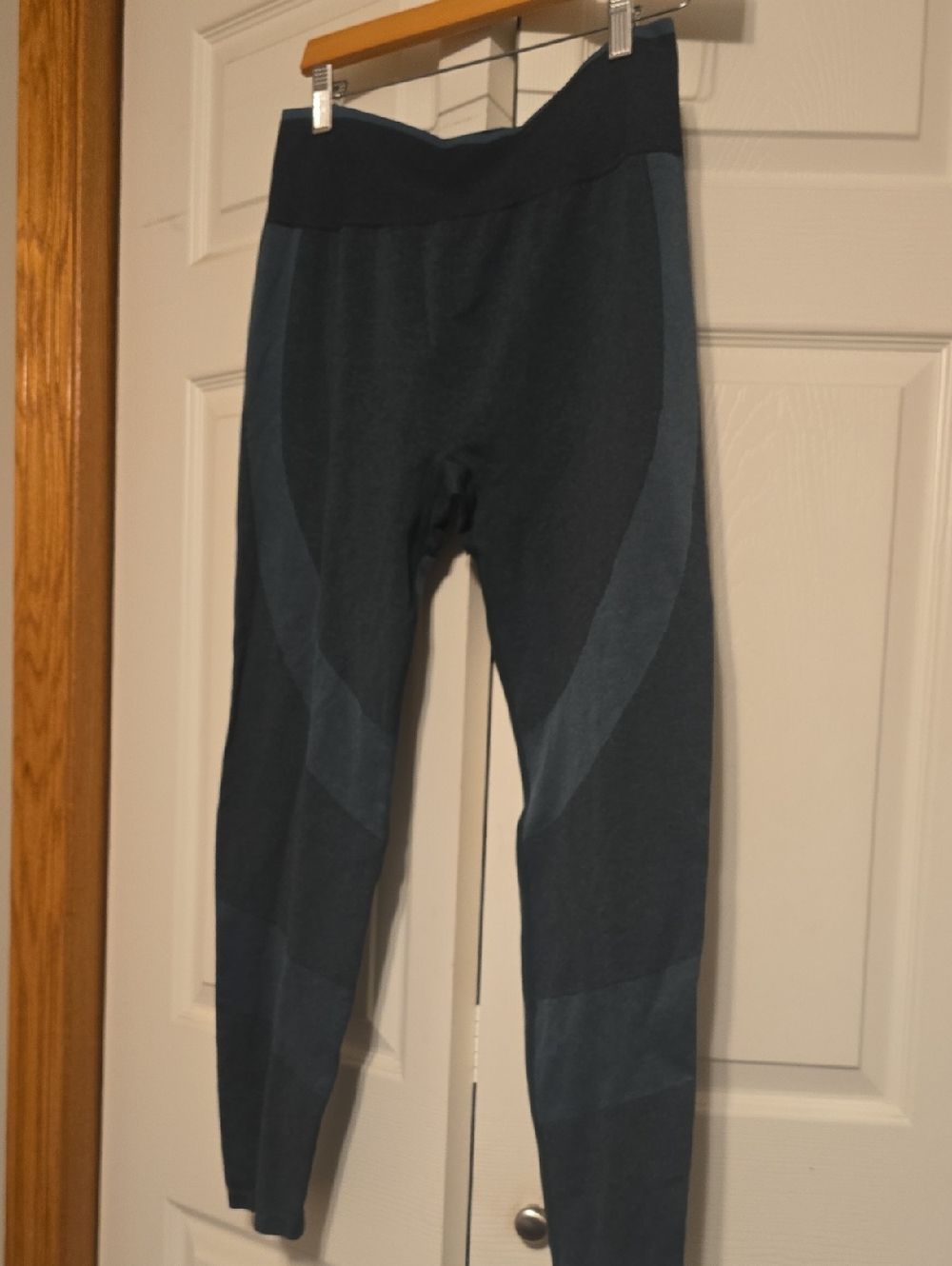 PINK Victoria's Secret Seamless Leggings in Dark Teal/Black
